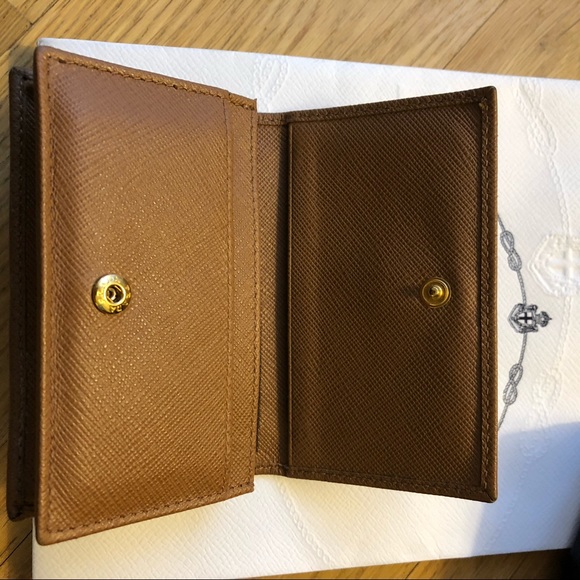 Prada Wallet - Picture 5 of 8